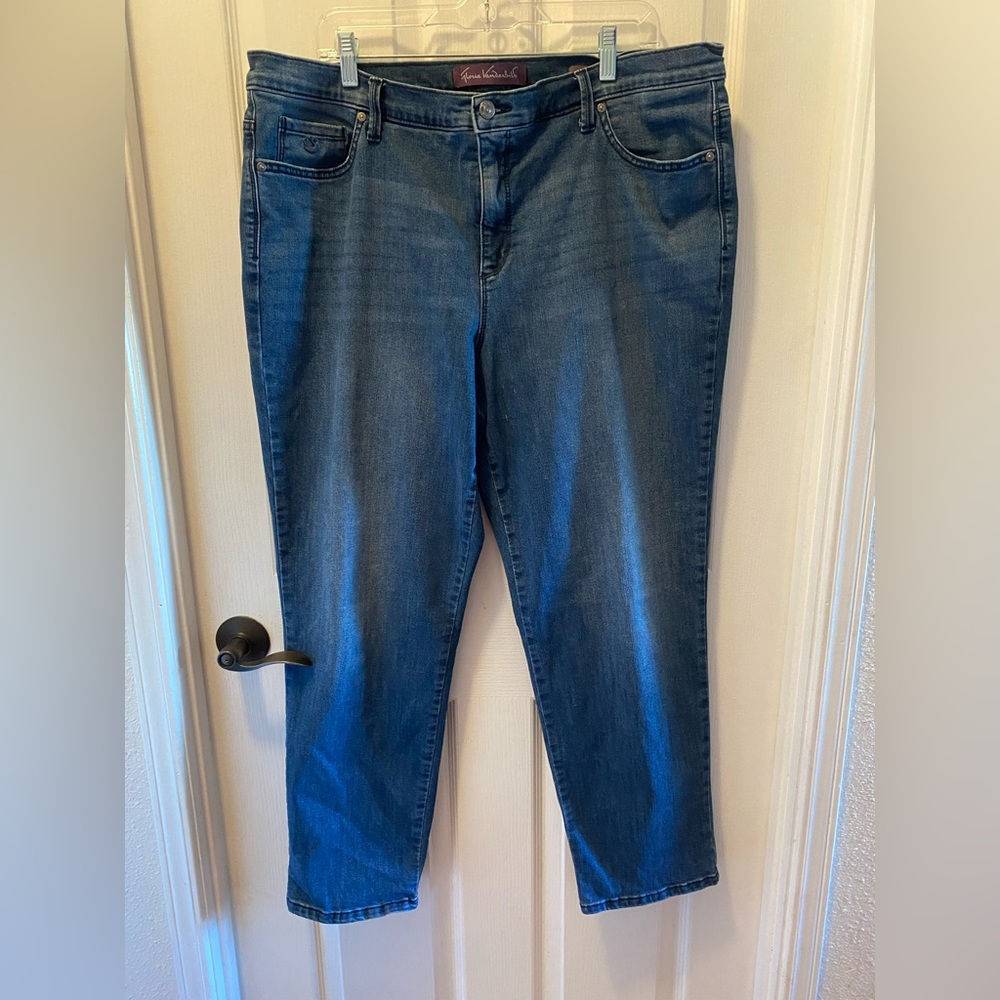 Gloria Vanderbilt Women's Straight Leg Jeans in Deep Blue